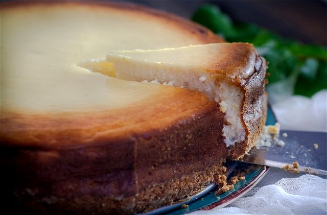 an image of a cheesecake