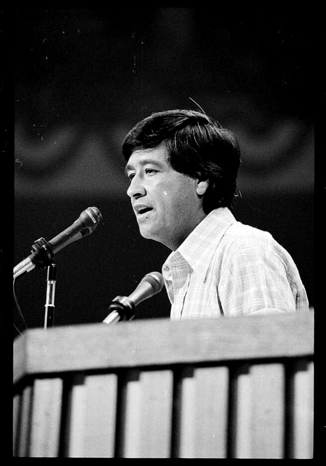 democratic convention in new york city july 141976 cesarchavez at podium