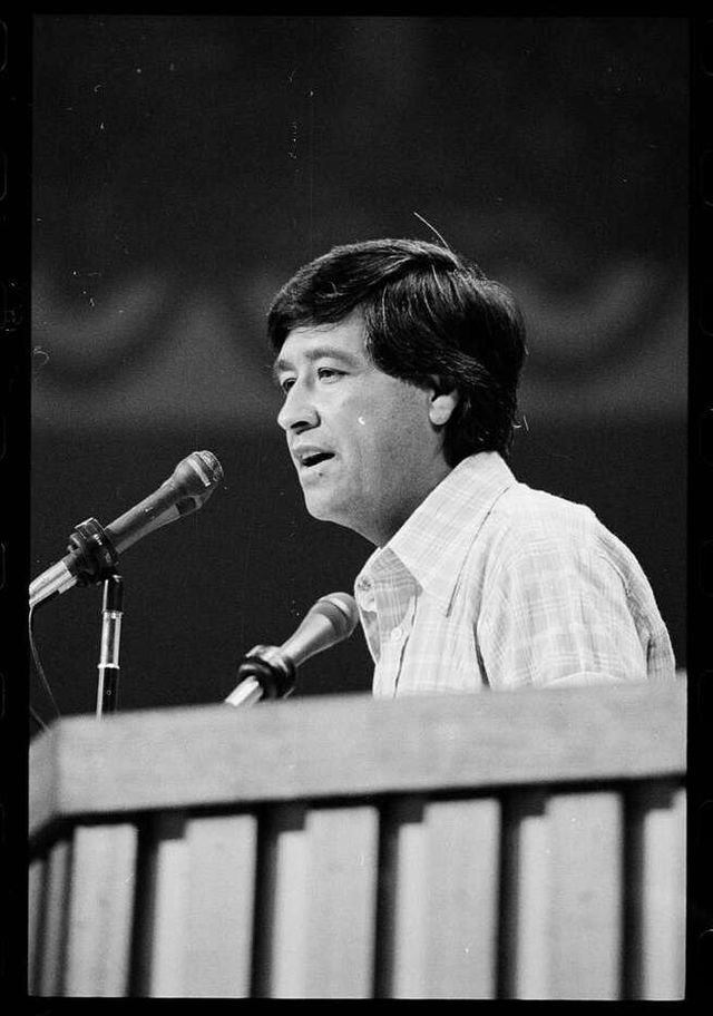 democratic convention in new york city july 141976 cesarchavez at podium