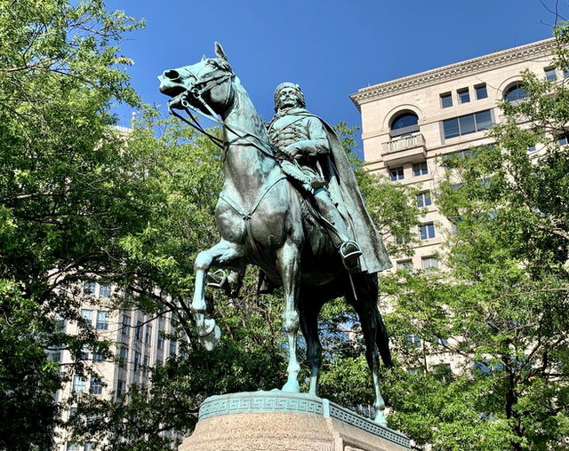 Equestrian statue of Casimir Pulaski in Washington