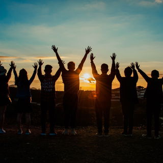 Hoje é Dia do Amigo: 22 frases para surpreender os amigos especiais