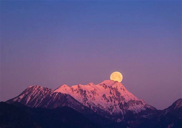 February full moon (Snow moon)