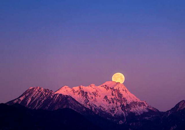 February full moon (Snow moon)