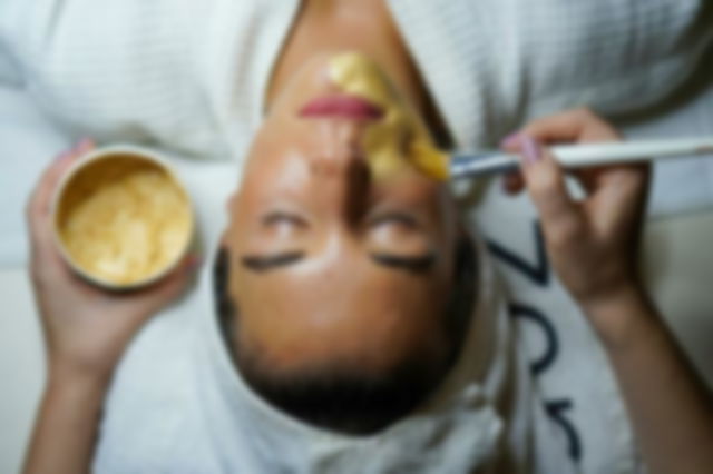 Woman doing a facial mask