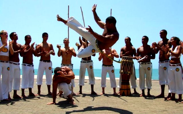 Império Serrano - 🤸🏿 Hoje é celebrado o Dia do Capoeirista