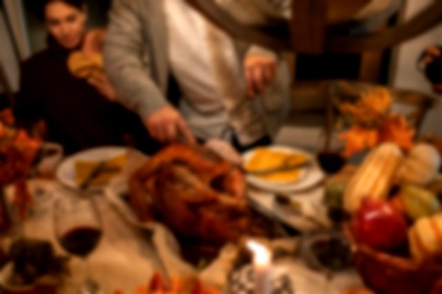 Imagen de una mesa preparada durante el Día de Acción de Gracias