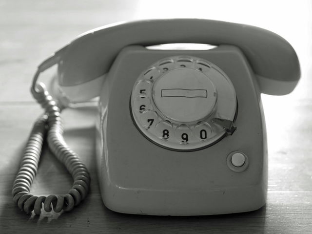 telefone antigo com fios