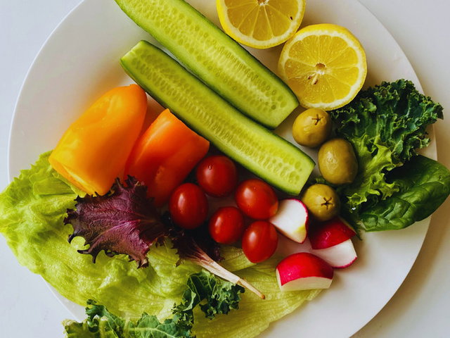 prato com alimentação saudável