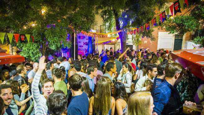 Jovens nas festas populares