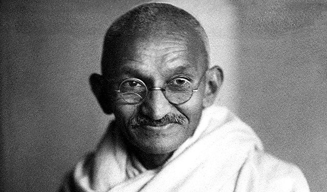O Dia Internacional da Não-Violência foi criado em homenagem a Gandhi, que nasceu no dia 2 de outubro de 1869