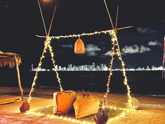 Isla f&eacute;nix beach colombia