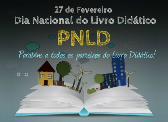 Livro aberto com desenhos