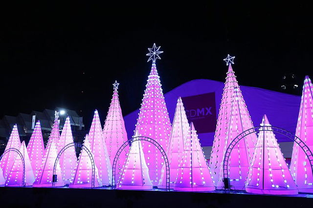 El alumbrado navideño en las plazas y calles de México