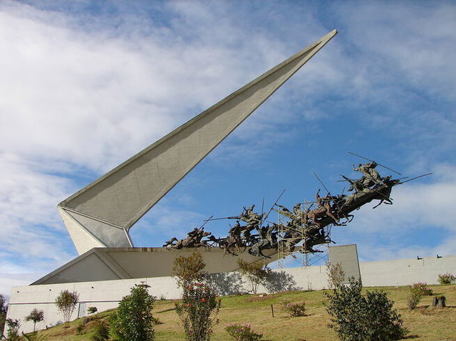 Monumento a los lanceros de la Batalla del Pantano de Vargas