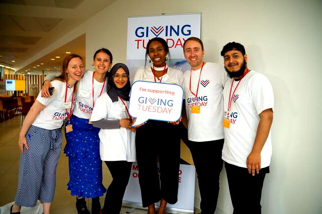 group of giving tuesday volunteers